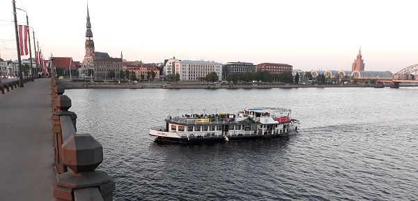 picture of boat on river